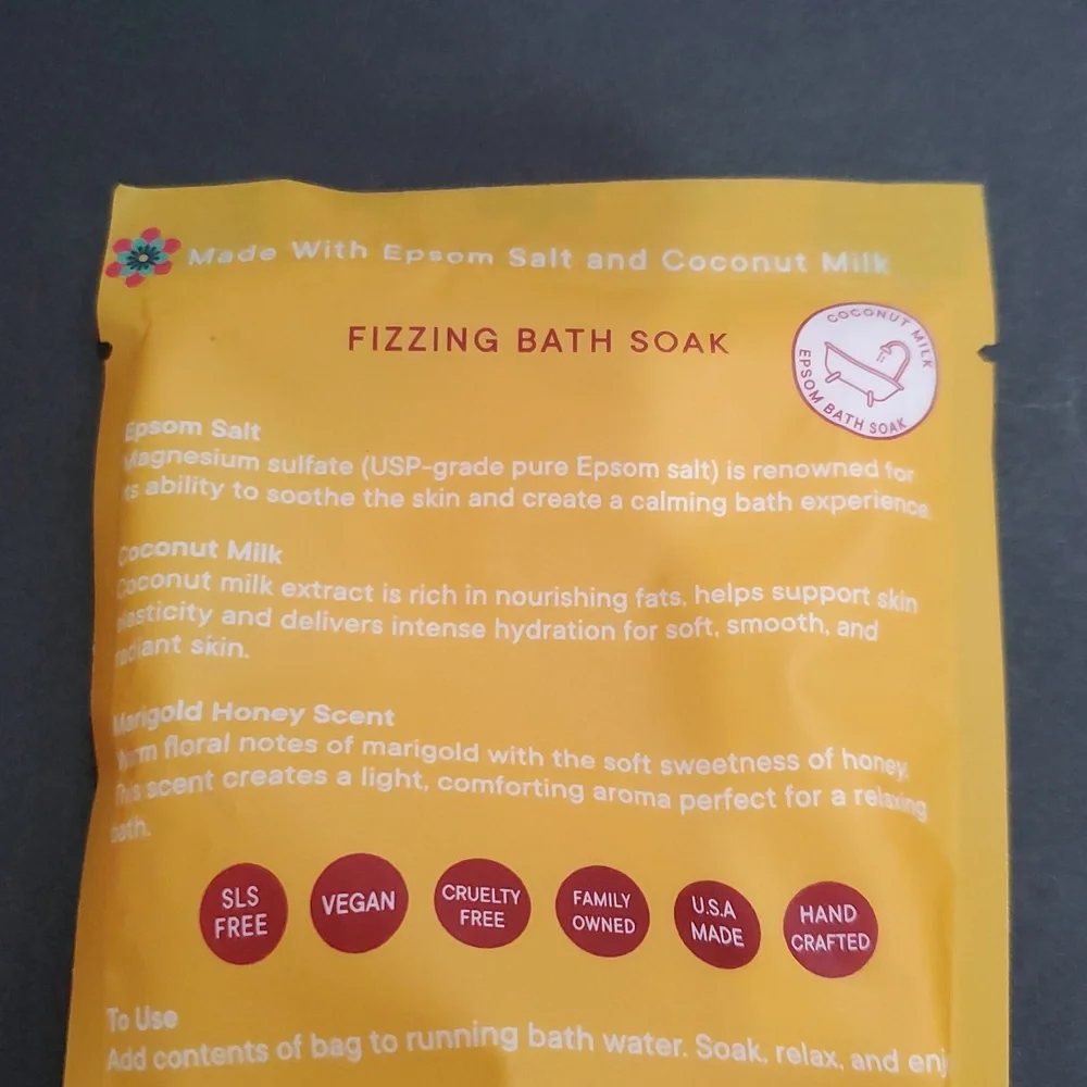 Latika Día‎ de (los) Muertos 2pack bath bomb and fizzing bath soak new FREE